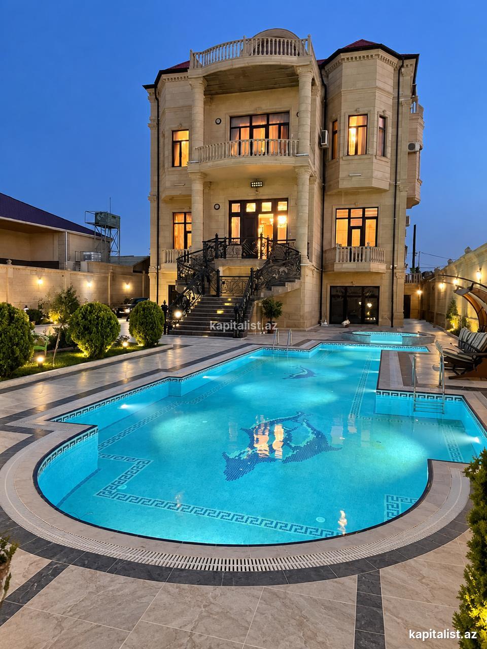 Satılır 8 otaqlı Villa